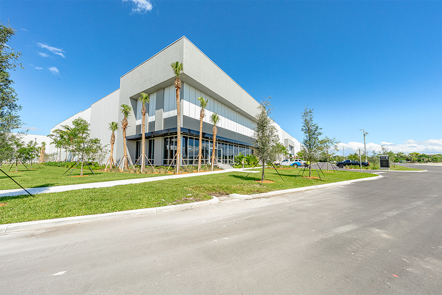 More Photos Of 311 Racetrack Loop, Pompano Beach Unknown For Lease