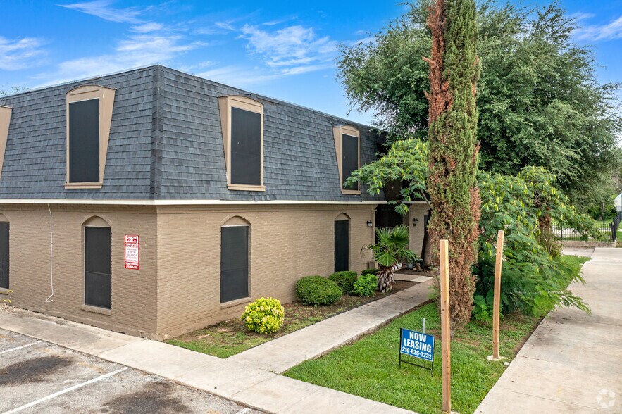 More Photos Of 1004 Allena Dr, San Antonio Apartments For Sale