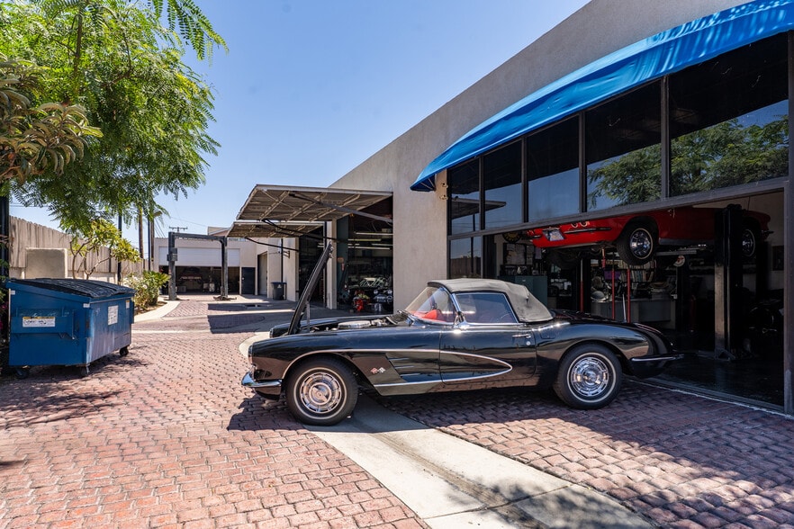 More Photos Of 411 S Harbor Blvd, Santa Ana Auto Dealership For Sale