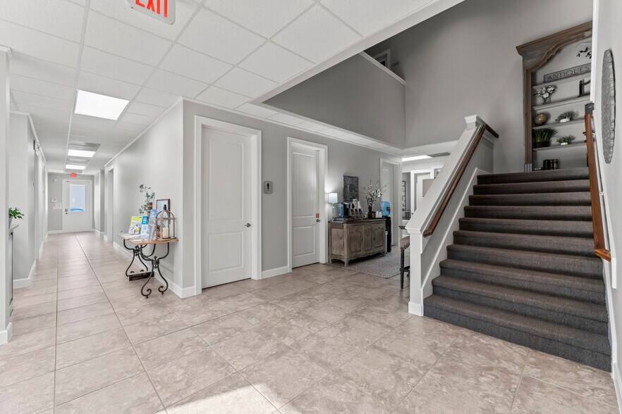 More Photos Of 26203 Oak Ridge Dr, Spring Office For Sale