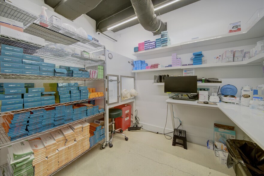 More Photos Of 2455 SW 27th Ave, Miami Medical For Lease