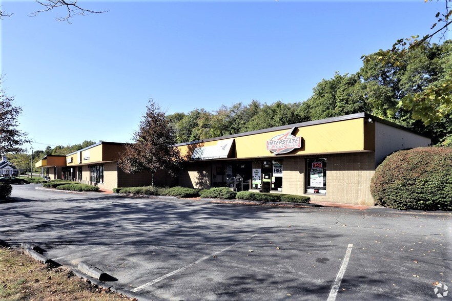 More Photos Of 154 Faunce Corner Rd, North Dartmouth Storefront Retail Office For Lease