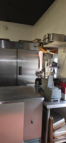 More Photos Of 947 Federal St, Philadelphia Restaurant For Sale