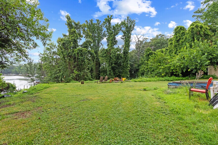 More Photos Of 8002 Fort Smallwood Rd, Baltimore Apartments For Sale