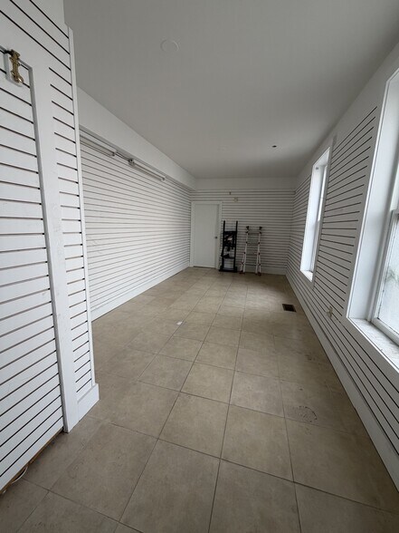 More Photos Of 143 E Bay St, Charleston Storefront Retail Office For Lease