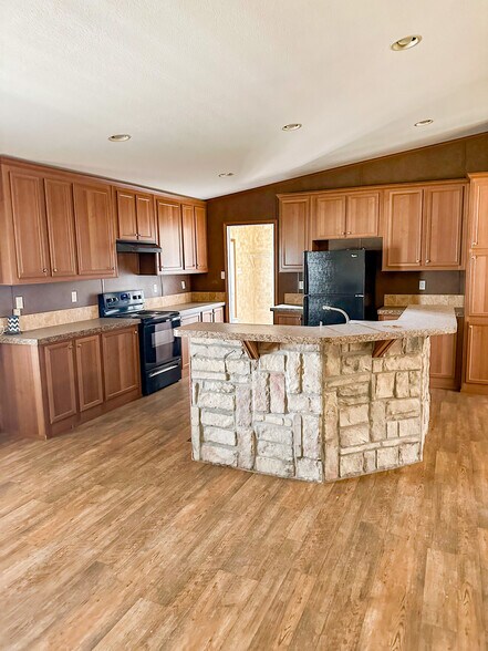 More Photos Of 4309 & 4401 S County Road 1131, Midland Manufactured Housing Mobile Home Park For Sale