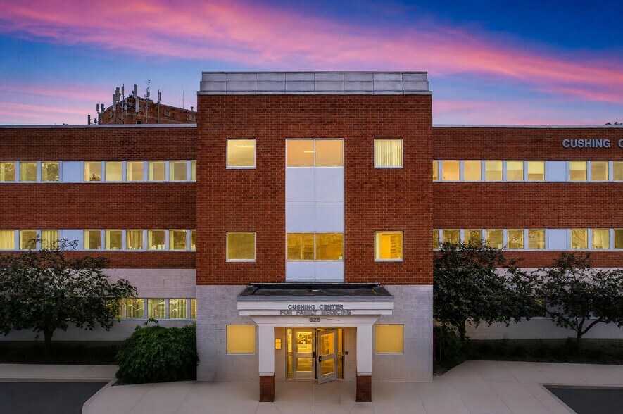 More Photos Of 624 McClellan St, Schenectady Medical For Lease