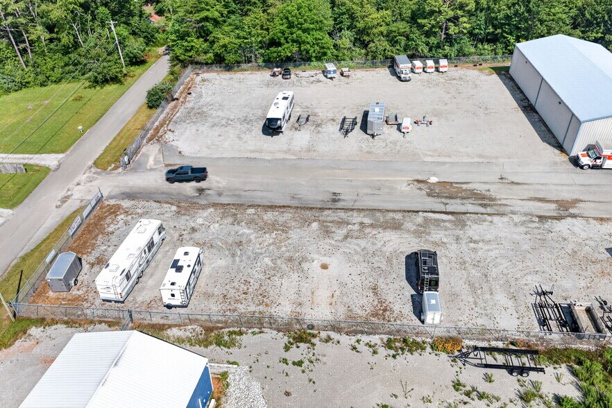 More Photos Of 110 Woodlands Cir, Crossville Self Storage For Sale