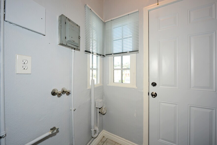 More Photos Of 630 Naranja Dr, Glendale Apartments For Sale