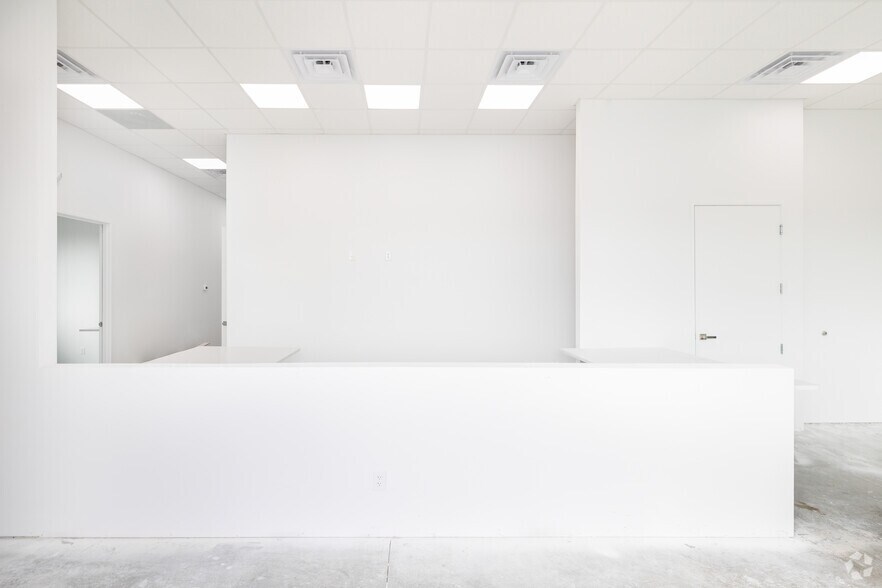 More Photos Of 14210 Metropolis Ave, Fort Myers Office For Lease