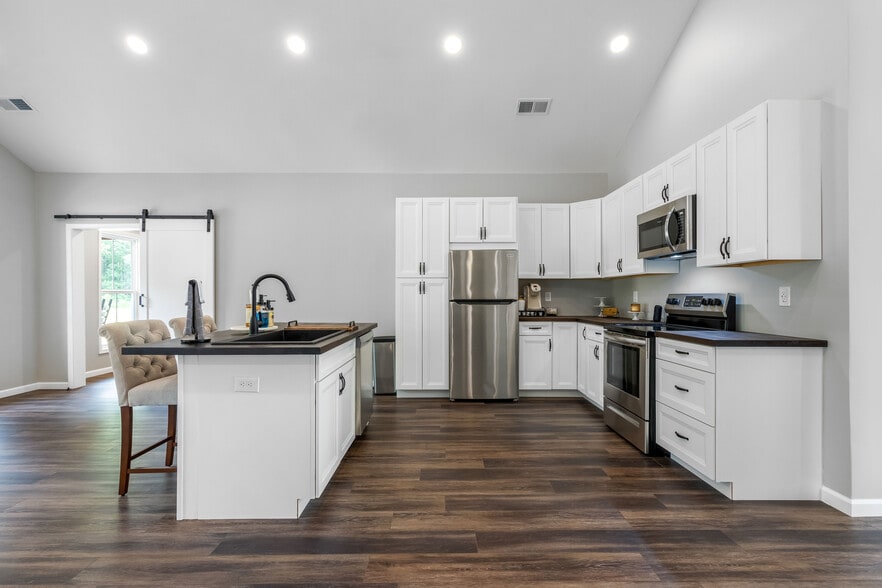 More Photos Of 1049 Oregon Rd, Lascassas Specialty For Sale