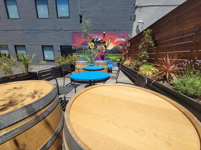 More Photos Of 1528 Webster St, Oakland Office For Lease