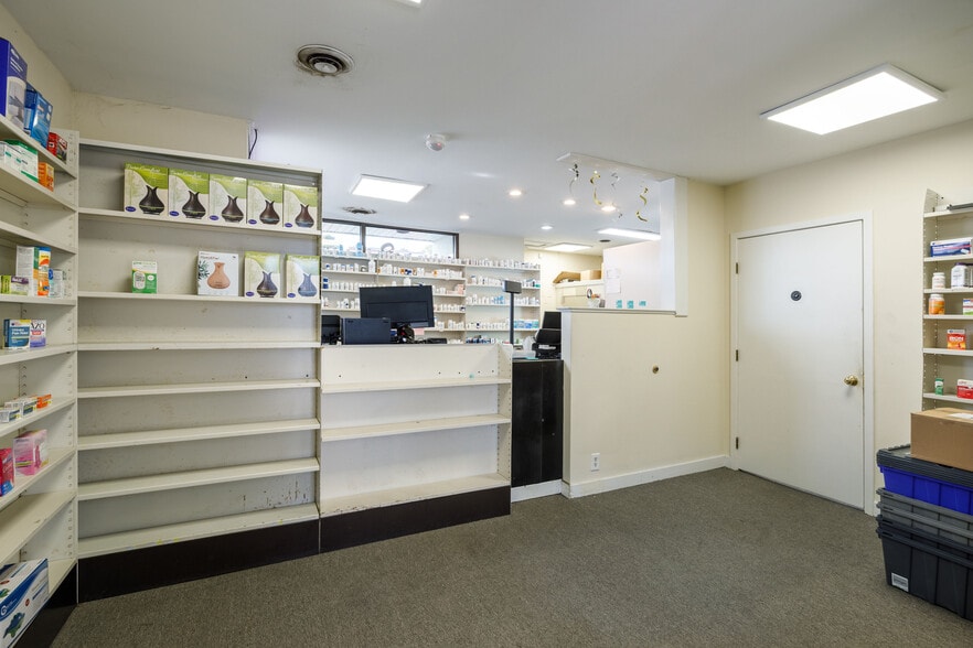 More Photos Of 2000 Snead Ave, Colonial Heights General Retail For Sale