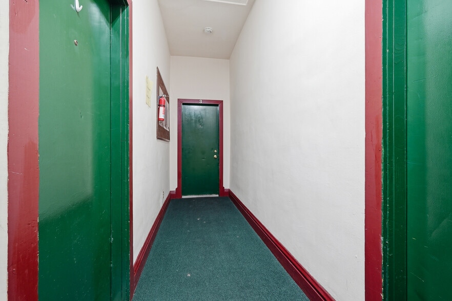 More Photos Of 212 20th St, Huntington Storefront Retail Residential For Sale