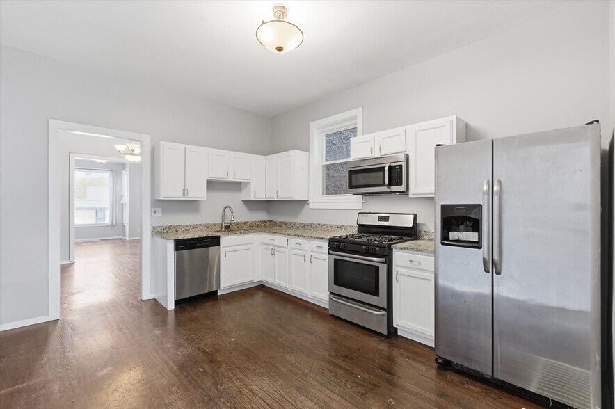 More Photos Of 4140 N Western Ave, Chicago Multifamily For Sale