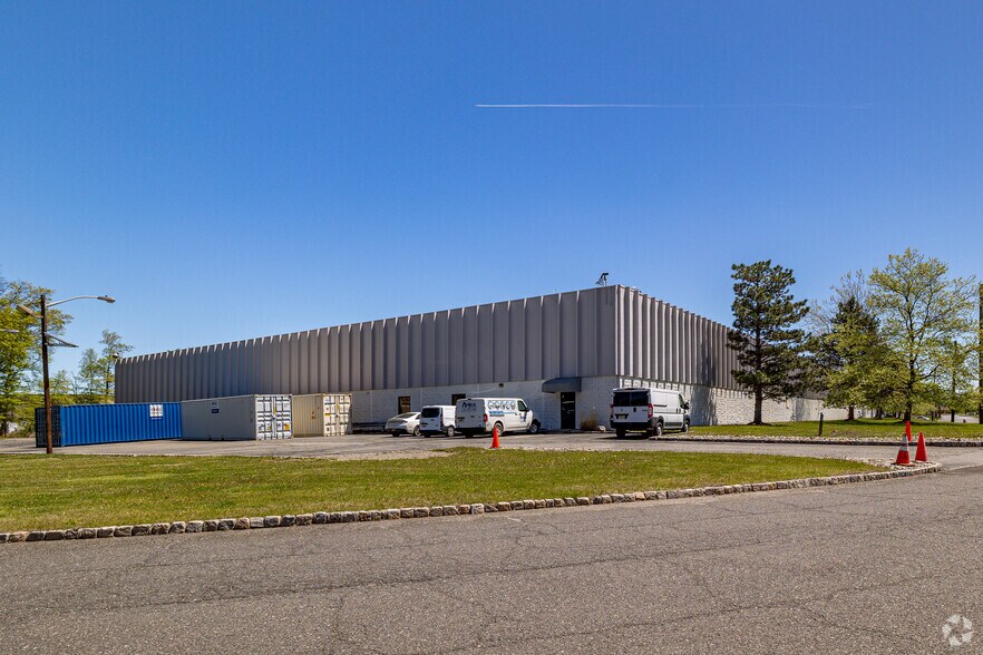 More Photos Of 12 Gardner Rd, Fairfield Warehouse For Lease