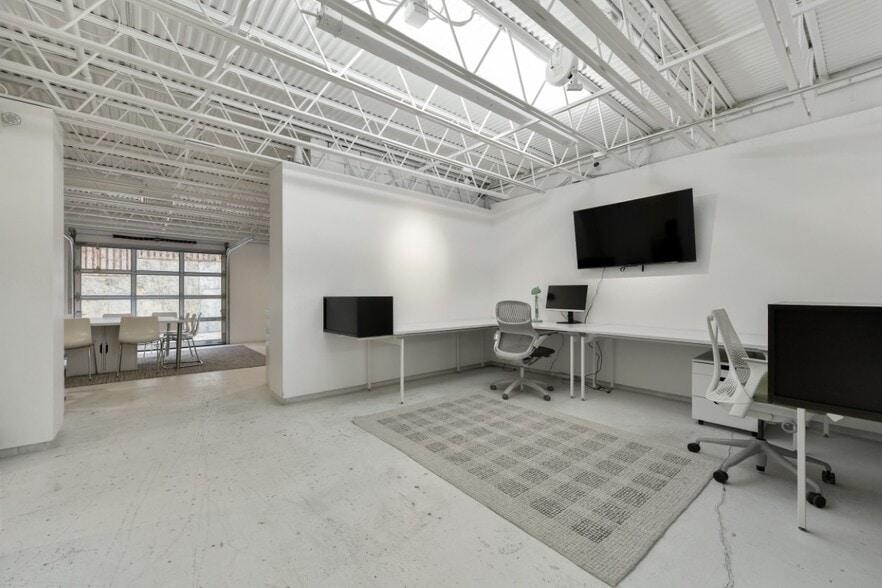 More Photos Of 555 E 2nd St, South Boston Loft Creative Space For Lease