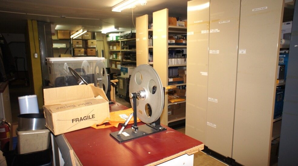 More Photos Of 7316 101 Ave NW, Edmonton Office For Sale