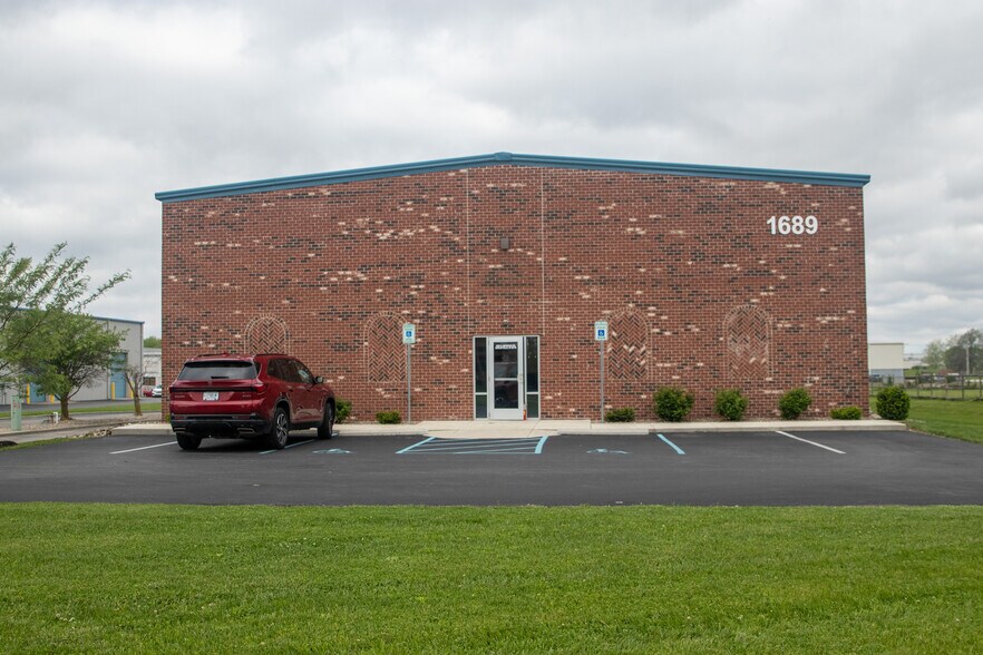 Primary Photo Of 1689 N Michigan Rd, Shelbyville Warehouse For Lease