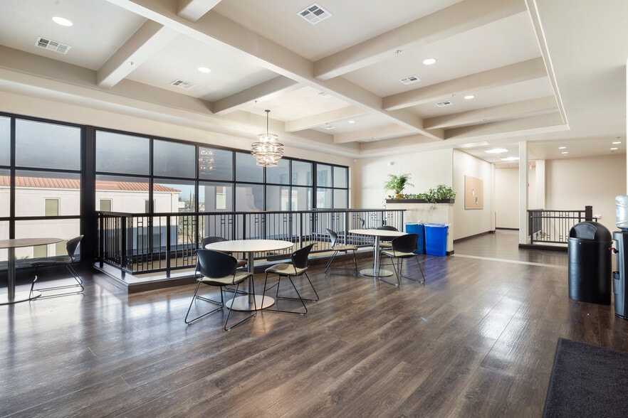 More Photos Of 1608 Norris Rd, Bakersfield Office For Lease