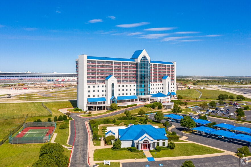 More Photos Of 3575 Lone Star Cir, Fort Worth Apartments For Sale