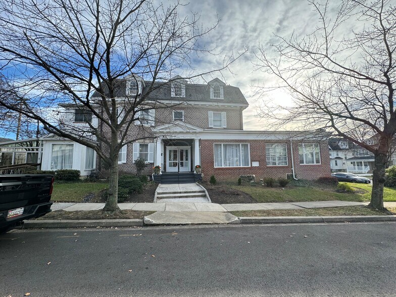 More Photos Of 2311 Roslyn Ave, Baltimore Assisted Living For Sale