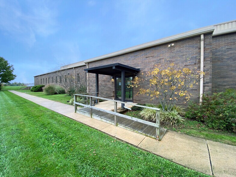 More Photos Of 1220 American Blvd, West Chester Airplane Hangar For Lease