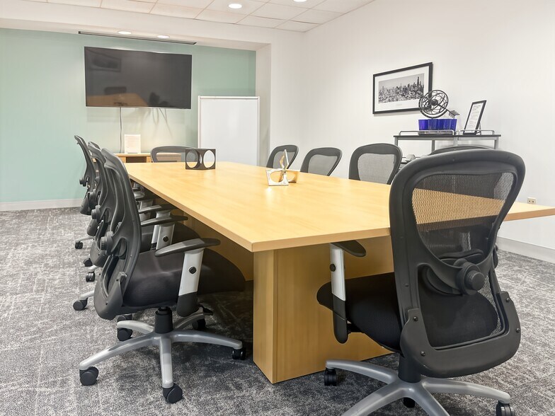 More Photos Of 2 Cityplace Dr, Creve Coeur Coworking Space