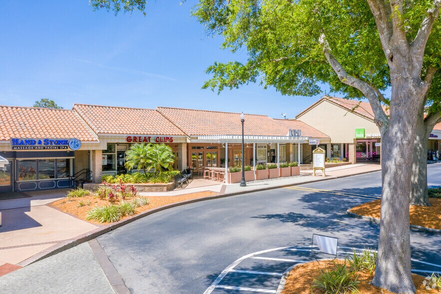 More Photos Of 7506-7524 Dr Phillips Blvd, Orlando Unknown For Lease