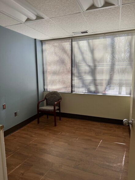 More Photos Of 7600 Osler Dr, Towson Medical For Sale