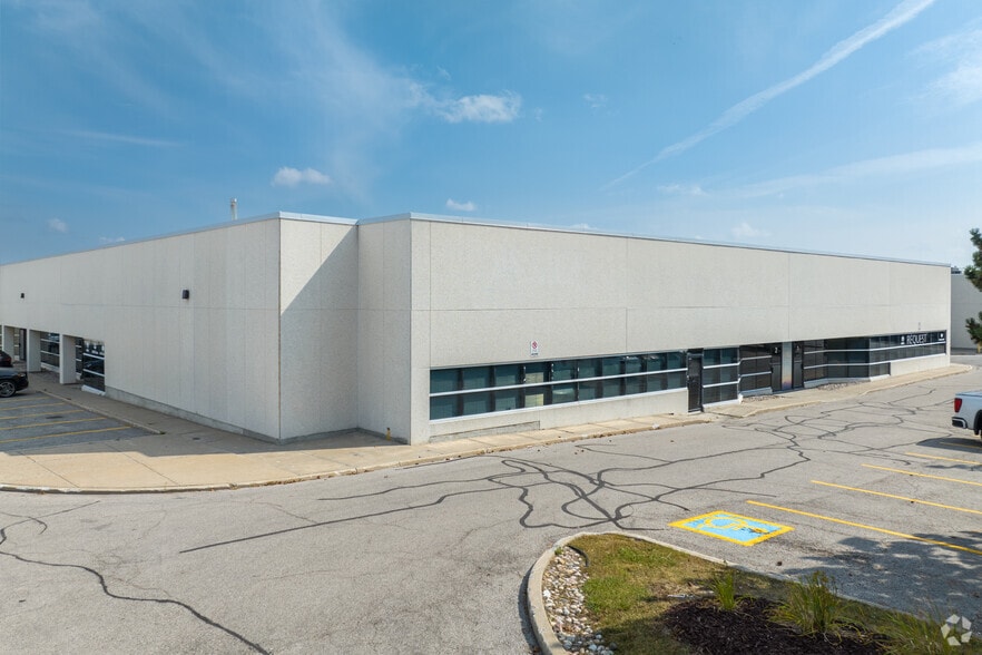 Primary Photo Of 121 Granton Dr, Richmond Hill Showroom For Lease