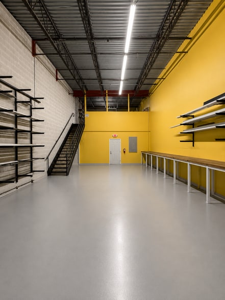 More Photos Of 801-893 Kings Hwy, Fort Pierce Light Manufacturing For Sale