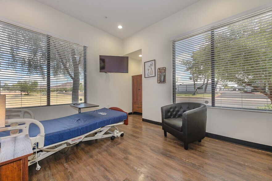 More Photos Of 1620 N 48th St, Phoenix Rehabilitation Center For Lease