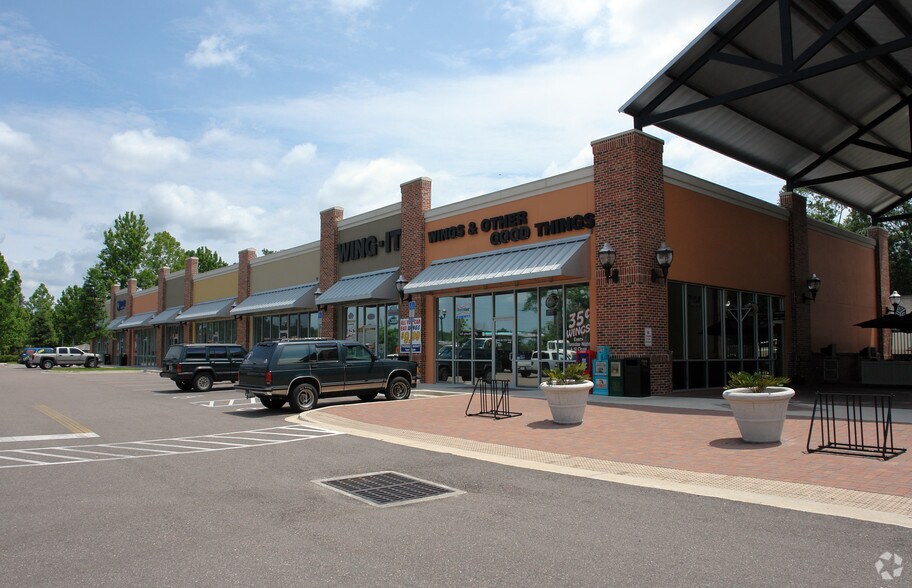 More Photos Of 12961 N Main St, Jacksonville Unknown For Lease