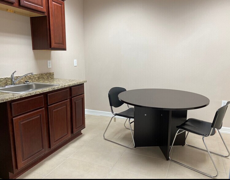 More Photos Of 2743 Smith Ranch Rd, Pearland Medical For Lease