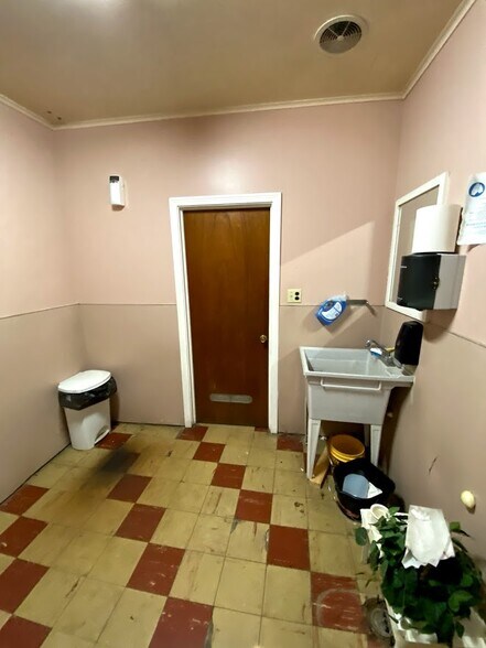 More Photos Of 65-69 Bridge St, Tunkhannock Freestanding For Sale