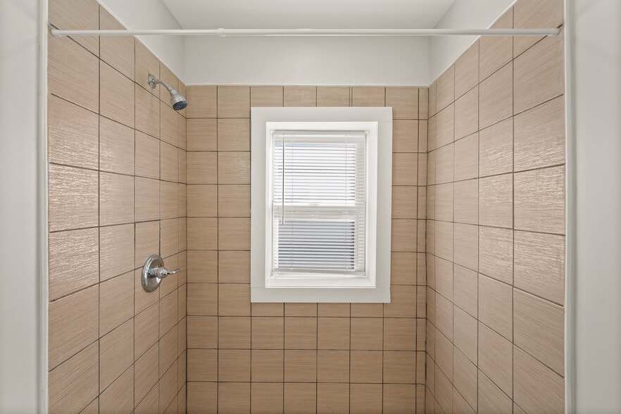 More Photos Of 622 Hardesty Ave, Kansas City Apartments For Sale