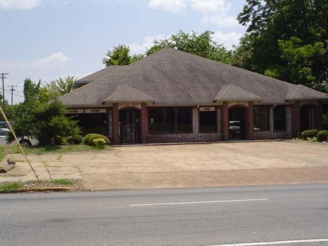 More Photos Of 750 Clarksville St, Paris Office For Sale