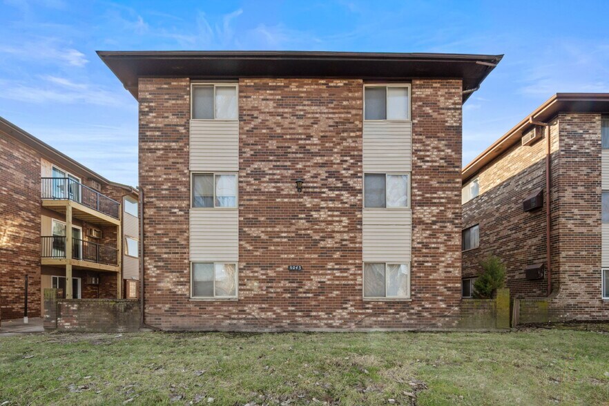 More Photos Of 3069 Bernice Rd, Lansing Apartments For Sale