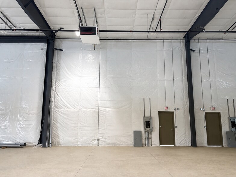 More Photos Of 5801 Middlebrook Pike, Knoxville Warehouse For Lease