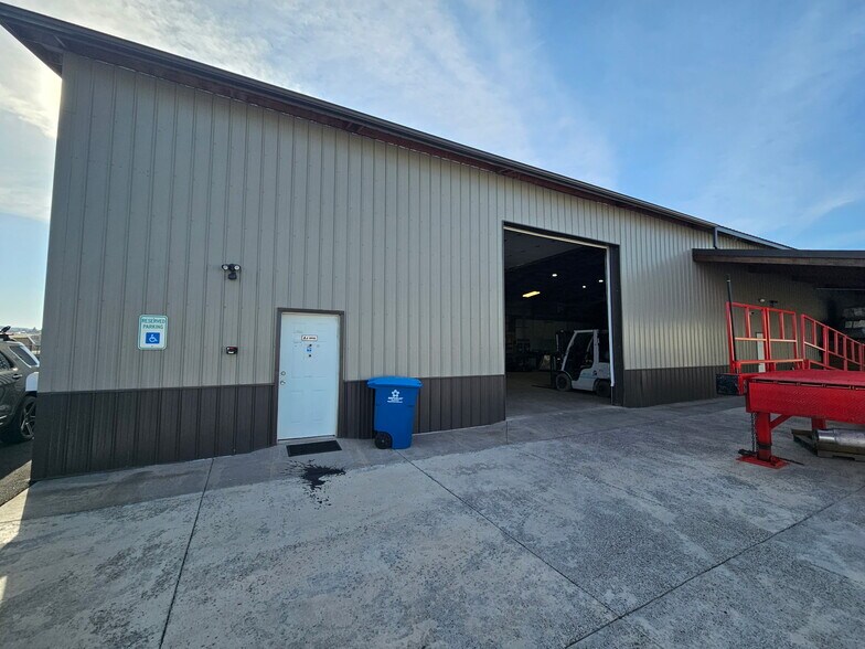 Primary Photo Of 2172 NW Industrial Park Rd, Prineville Industrial For Lease