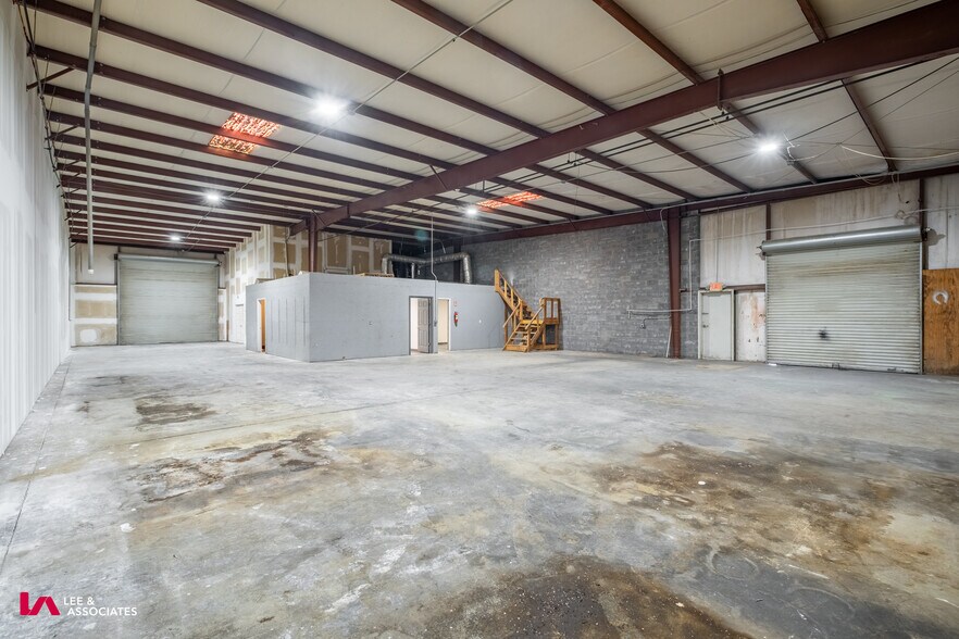 More Photos Of 1601 Lester Rd, Conyers Light Distribution For Lease