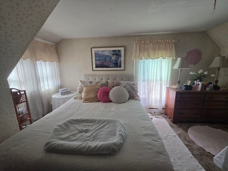 More Photos Of 115 Limerock St, Rockland Apartments For Sale
