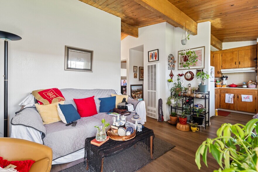 More Photos Of 1030-1040 S 8th St, Fresno Apartments For Sale