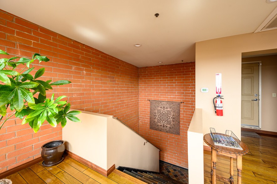 More Photos Of 122 Sheldon St, El Segundo Loft Creative Space For Sale
