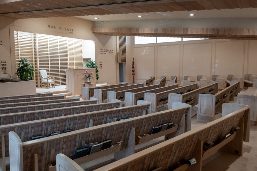 More Photos Of 605 S Riverside Dr, Palm Springs Religious Facility For Sale
