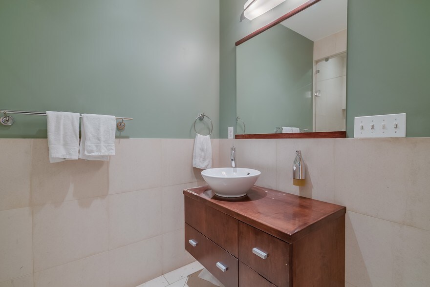 More Photos Of 2424 18th St NW, Washington Office For Lease