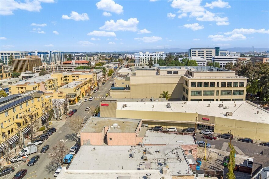 More Photos Of 903 Main St, Redwood City Storefront Retail Office For Sale