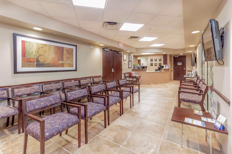 More Photos Of 12600 Pembroke Rd, Miramar Medical For Lease