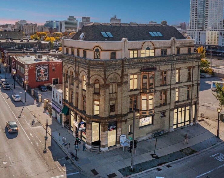 More Photos Of 1245-1247 N Water St, Milwaukee Storefront Retail Office For Sale